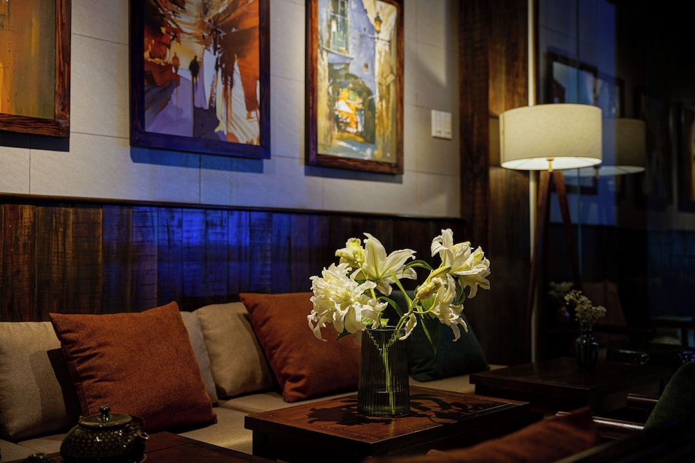 Nexus House Nguyen Binh Khiem - Near Saigon Zoo & Botanical Gardens