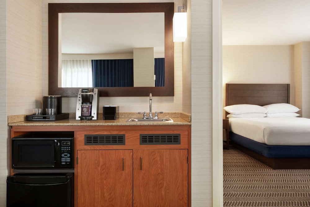 Embassy Suites Boston Logan Airport