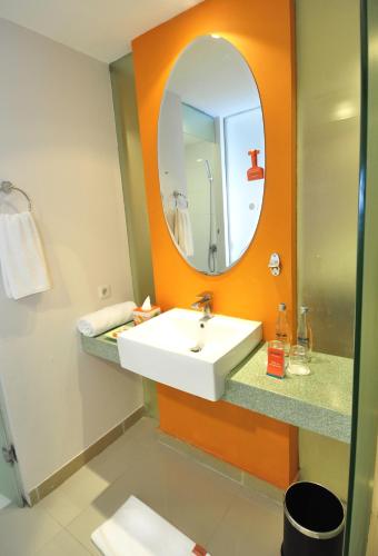 Harris Hotel and Residences Riverview Kuta