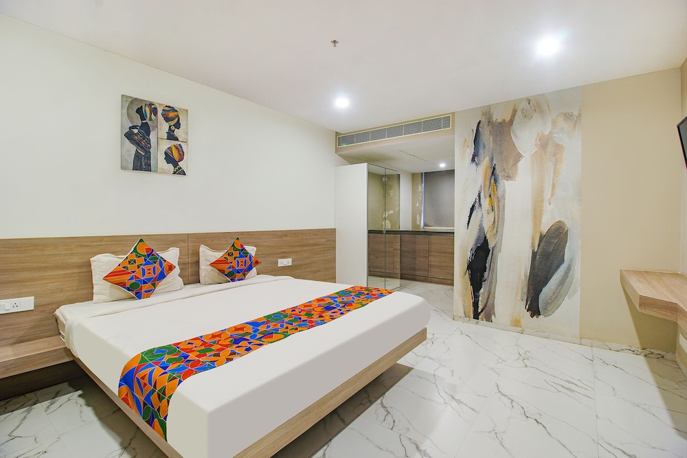 Hotel SSR Fern Suites