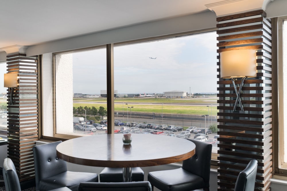 Renaissance London Heathrow Hotel