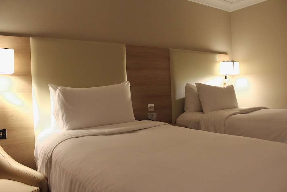 Renaissance London Heathrow Hotel