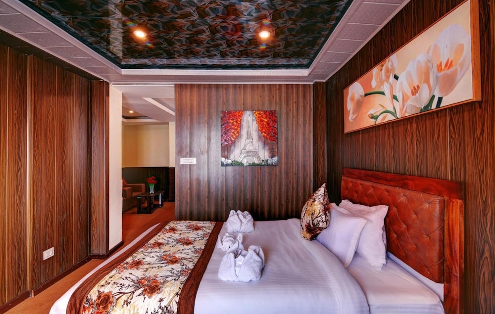 Hotel White Yak