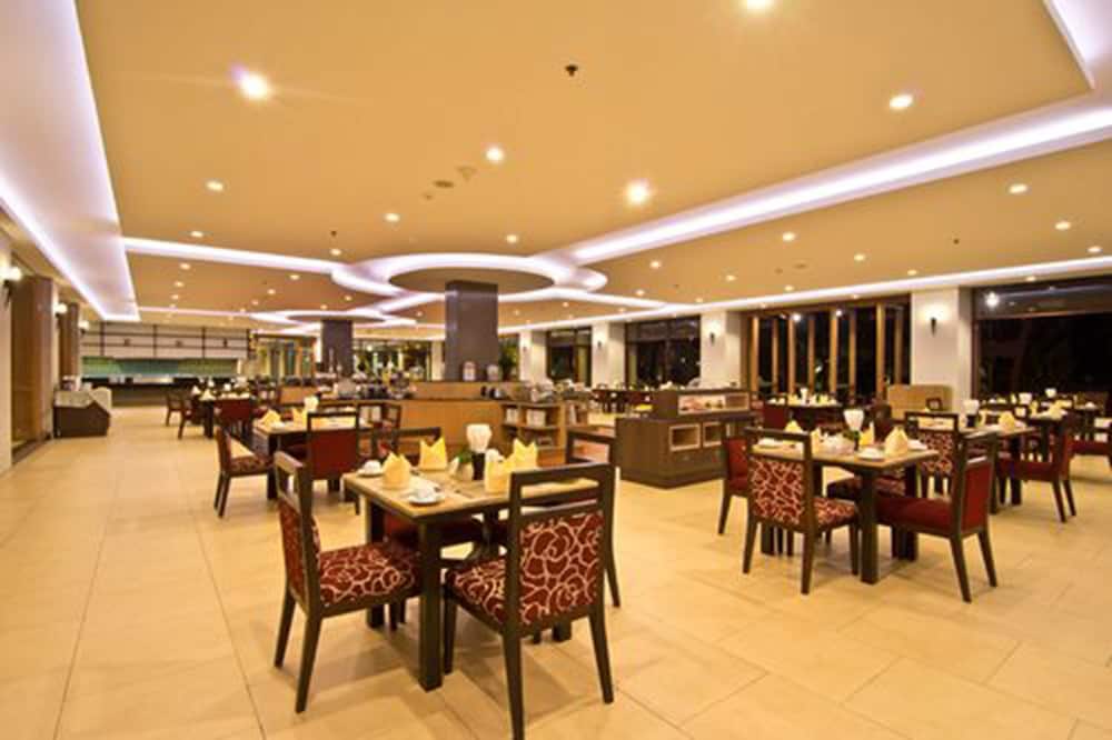 Heritage Pattaya Beachfront Resort