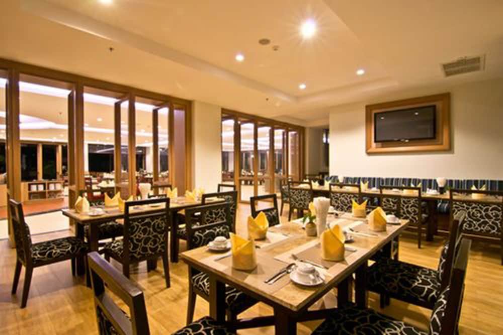 Heritage Pattaya Beachfront Resort