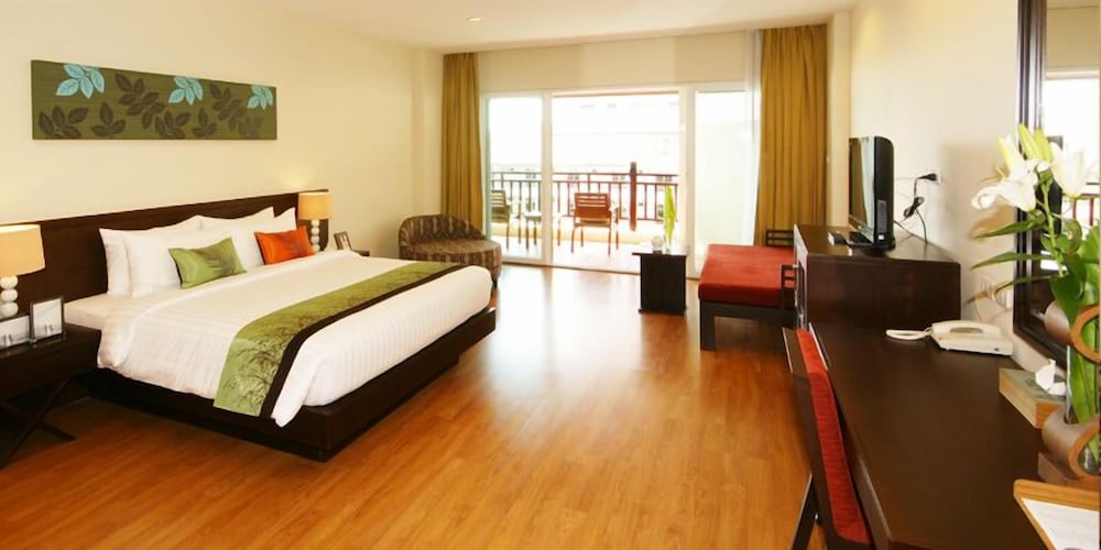 Heritage Pattaya Beachfront Resort
