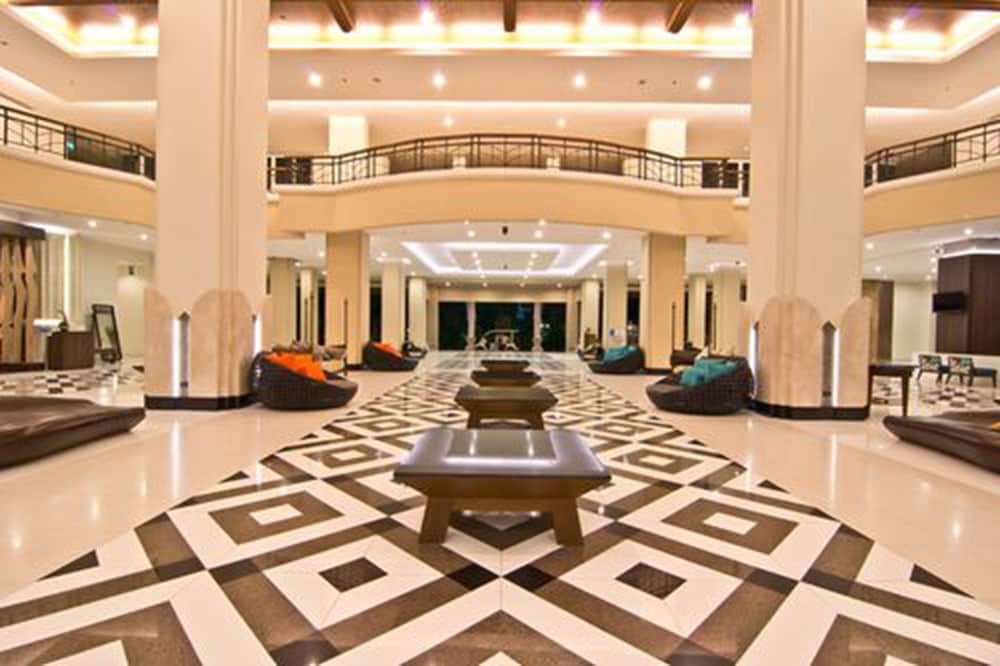 Heritage Pattaya Beachfront Resort