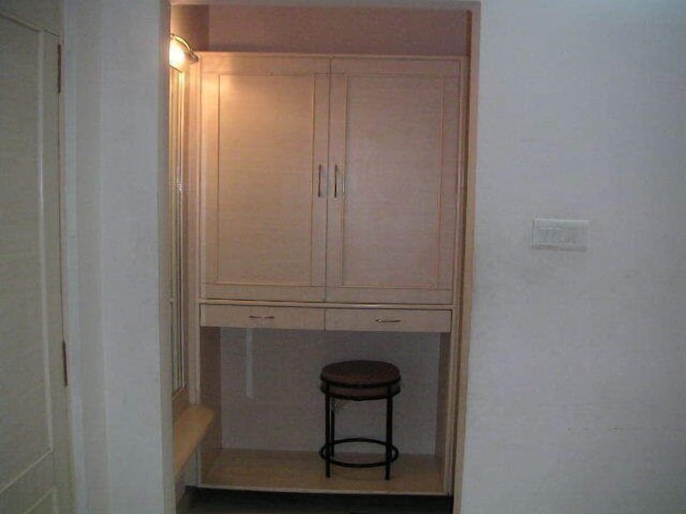 Hotel Tara International