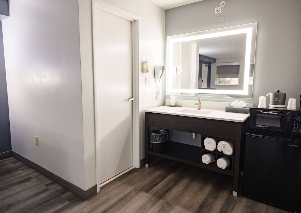 La Quinta Inn by Wyndham Tampa Near Busch Gardens