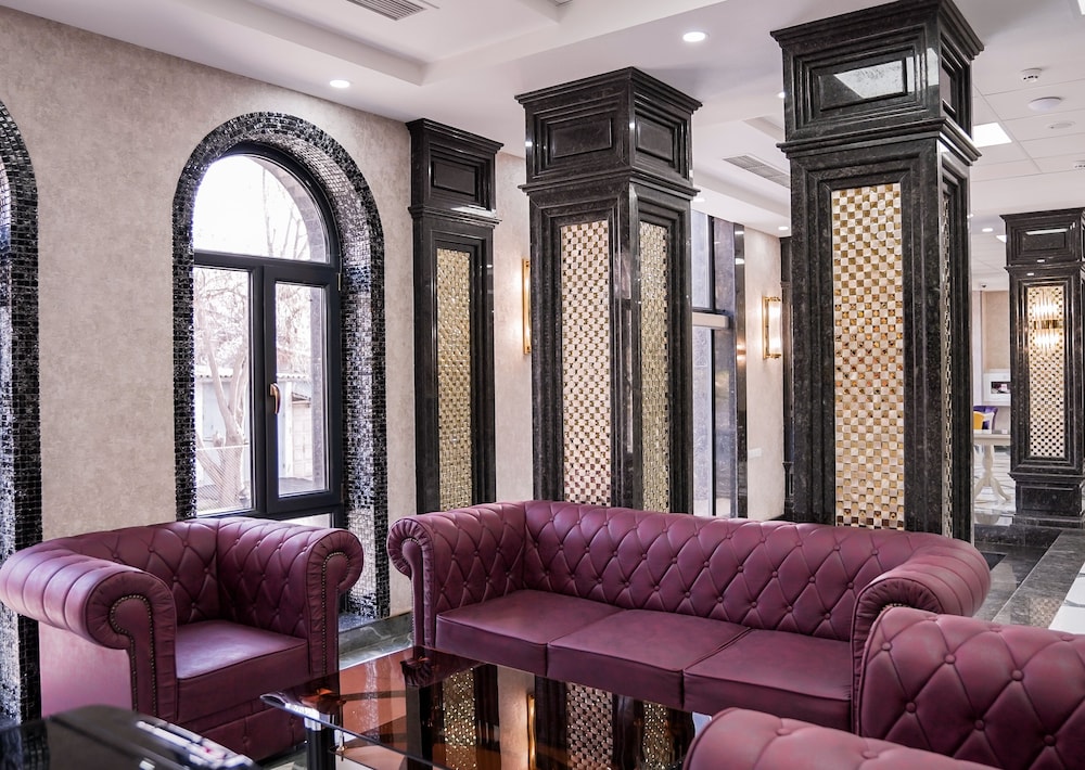 Level Hotel