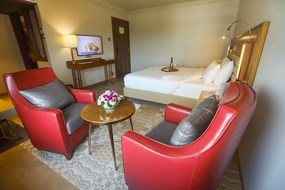 The Grandeur Boutique Hotel