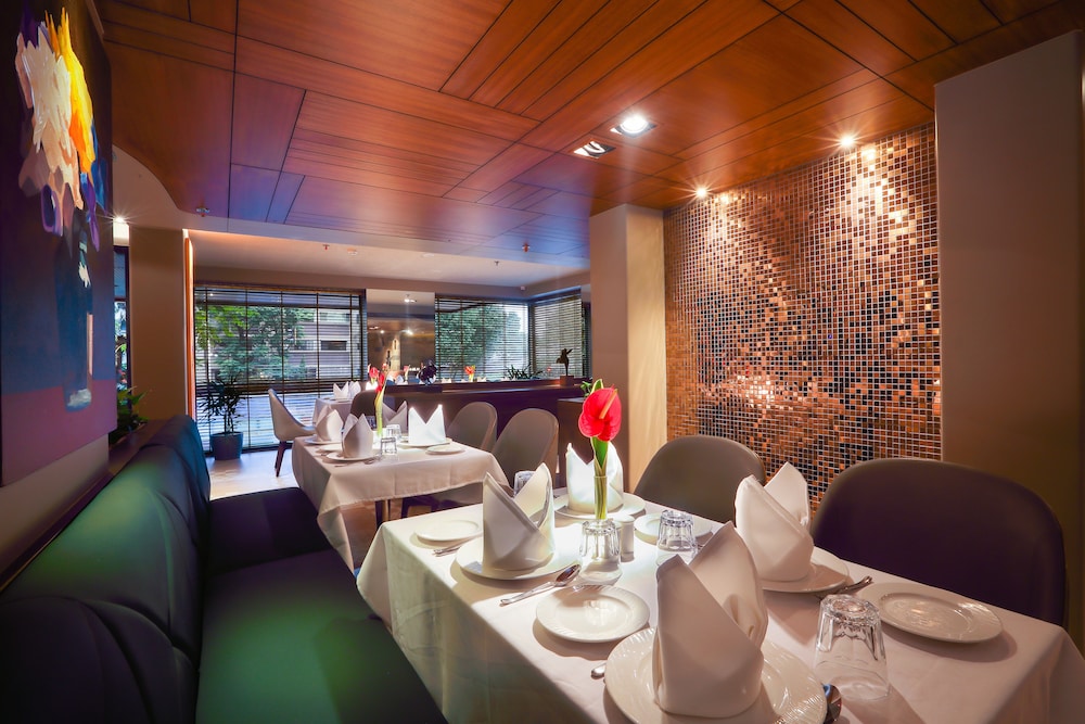 The Grandeur Boutique Hotel