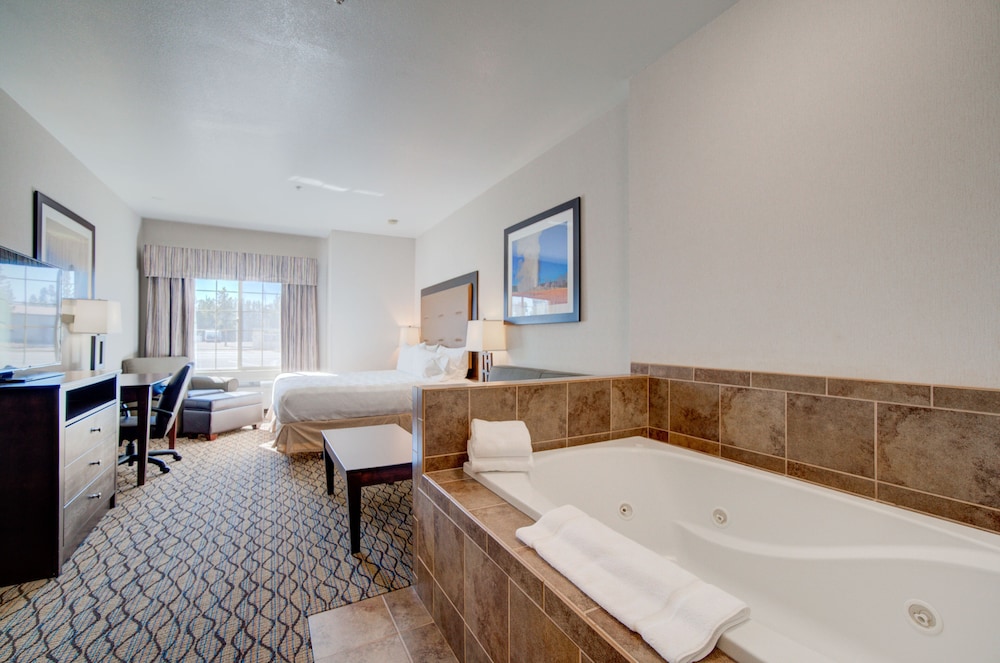 Holiday Inn West Yellowstone by IHG.