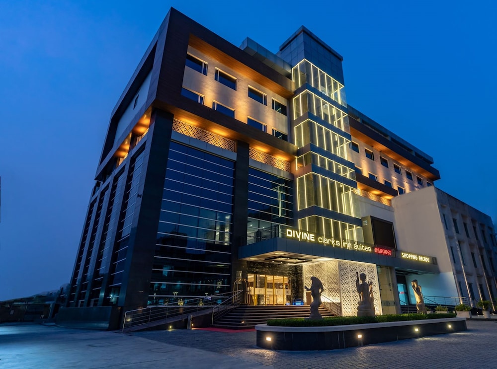 Divine Clarks Inn Kurukshetra
