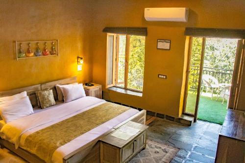 Prakriti Aalay - River side Mountain view Resort