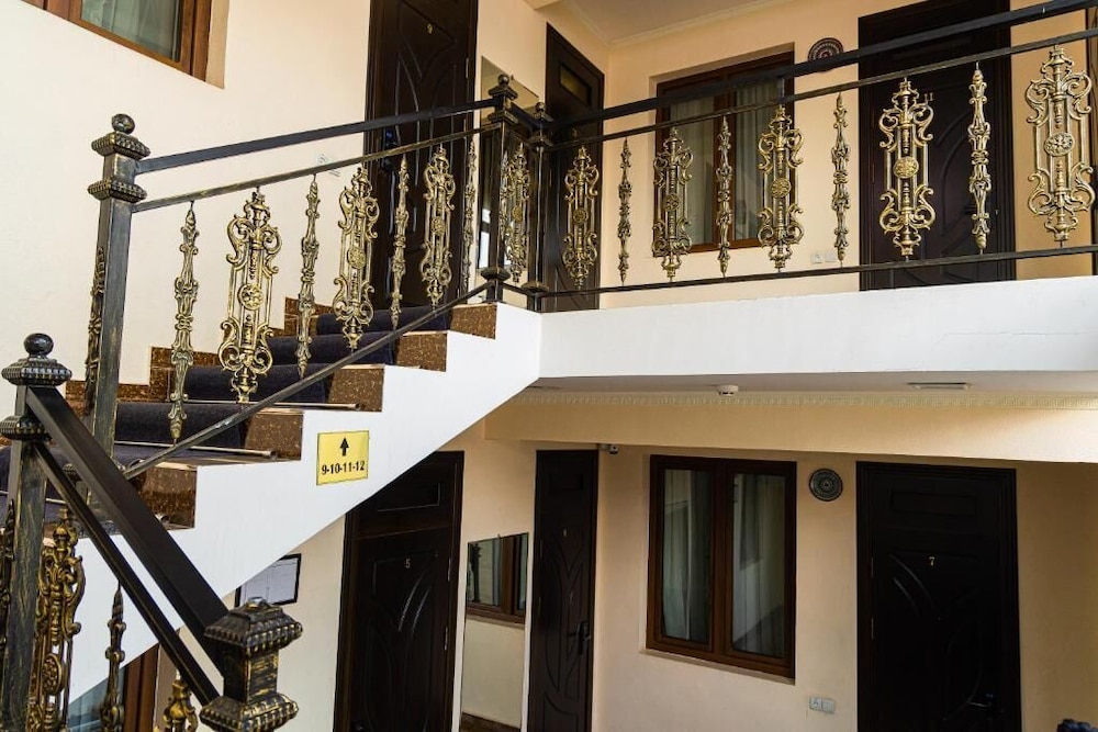 Shakh Sultan Hotel