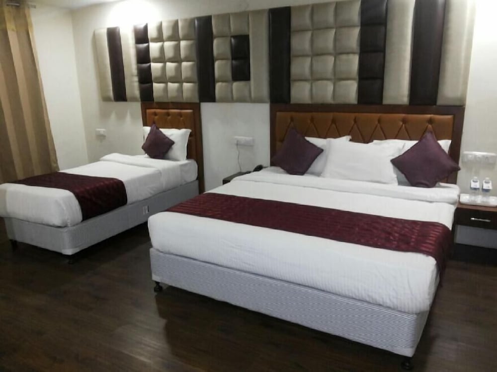 Hotel Mayur by RoomsInc