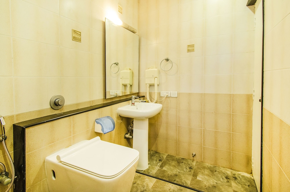 FabHotel Oriental Suites MG Road