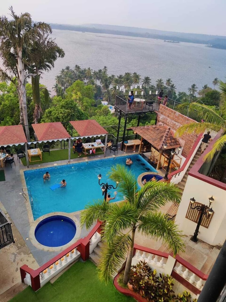 Raposo Holiday Resort - A Seaview Resort