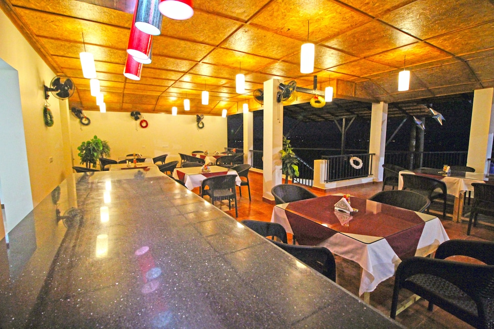 Raposo Holiday Resort - A Seaview Resort