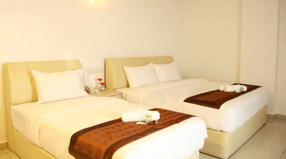 Peach Hill Hotel & Cafe