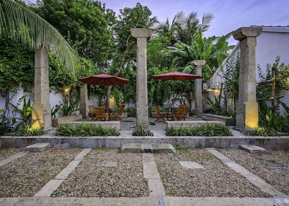 Neemrana Coconut Alley