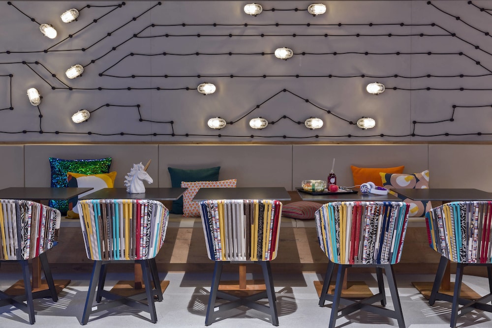 Moxy Frankfurt City Center