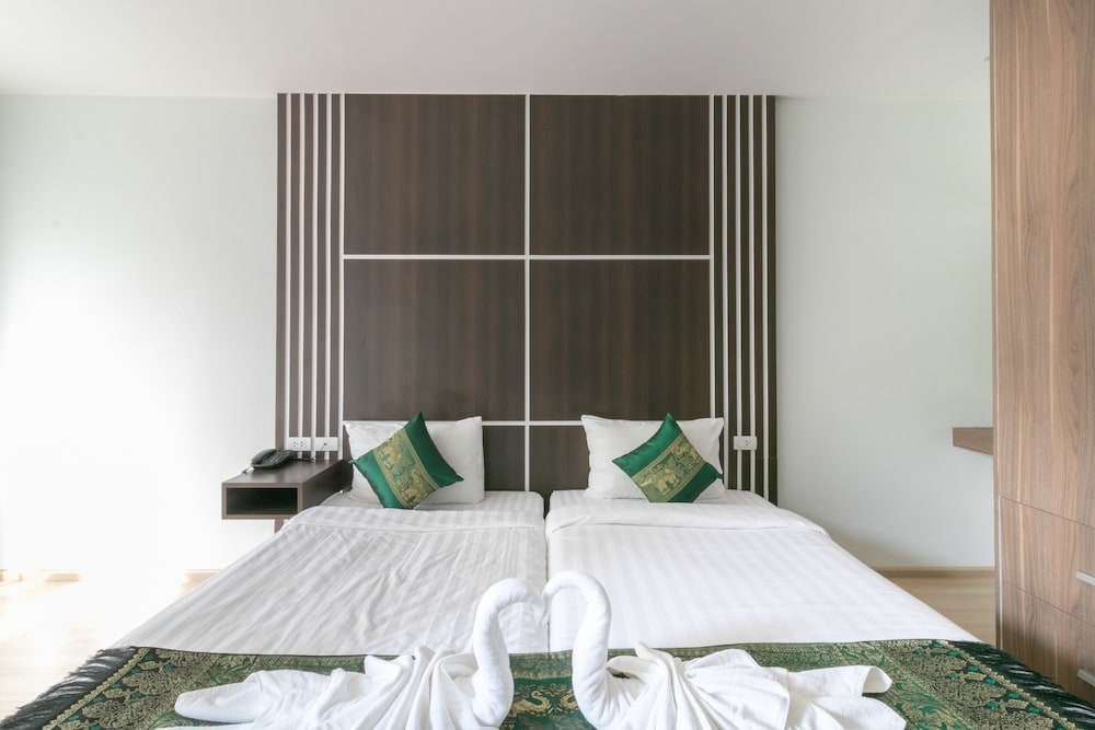 Golden Manora Hotel Bangtao Beach