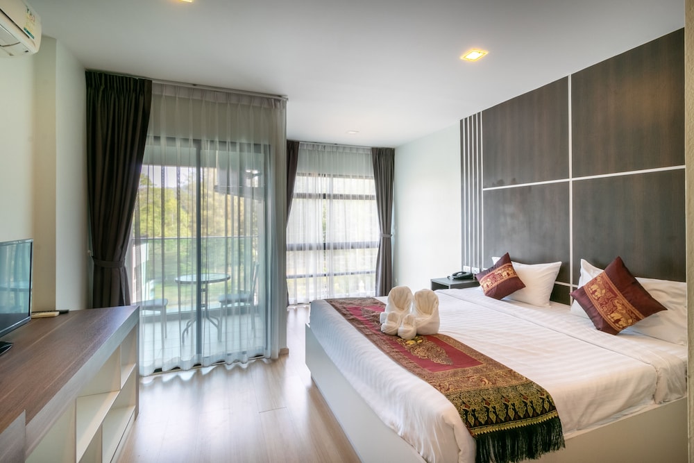 Golden Manora Hotel Bangtao Beach