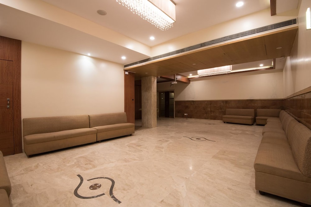 ZUZU Galaxy Annex Hotel