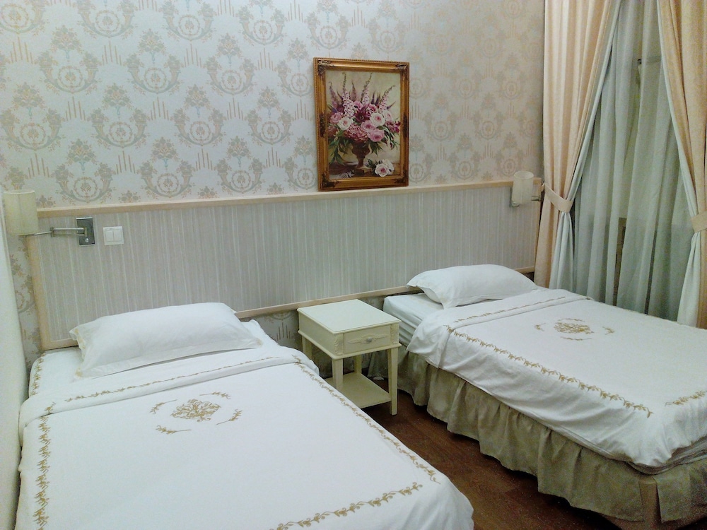 Jayleen 1918 Hotel