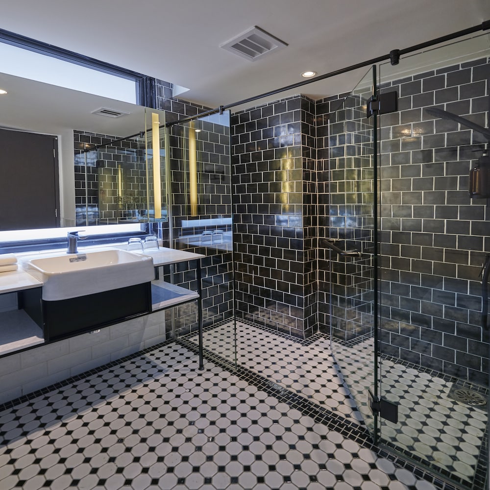 J-Hotel by Dorsett