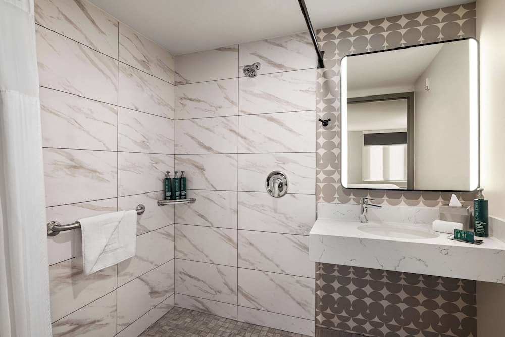 DoubleTree by Hilton New York Midtown Fifth Ave
