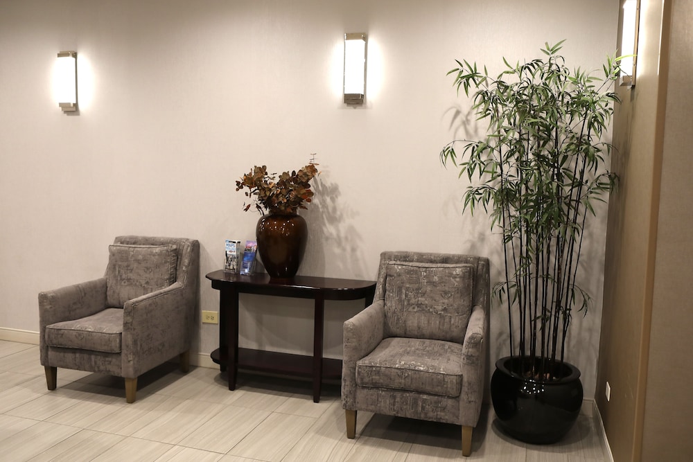 Holiday Inn Chicago O'Hare Area by IHG