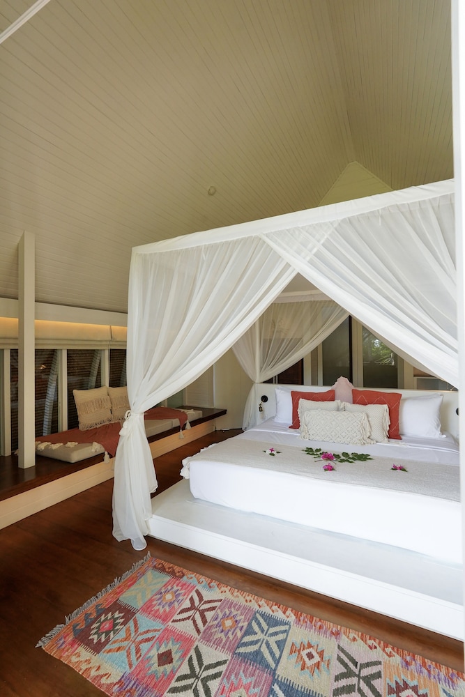 Lumi Hotel