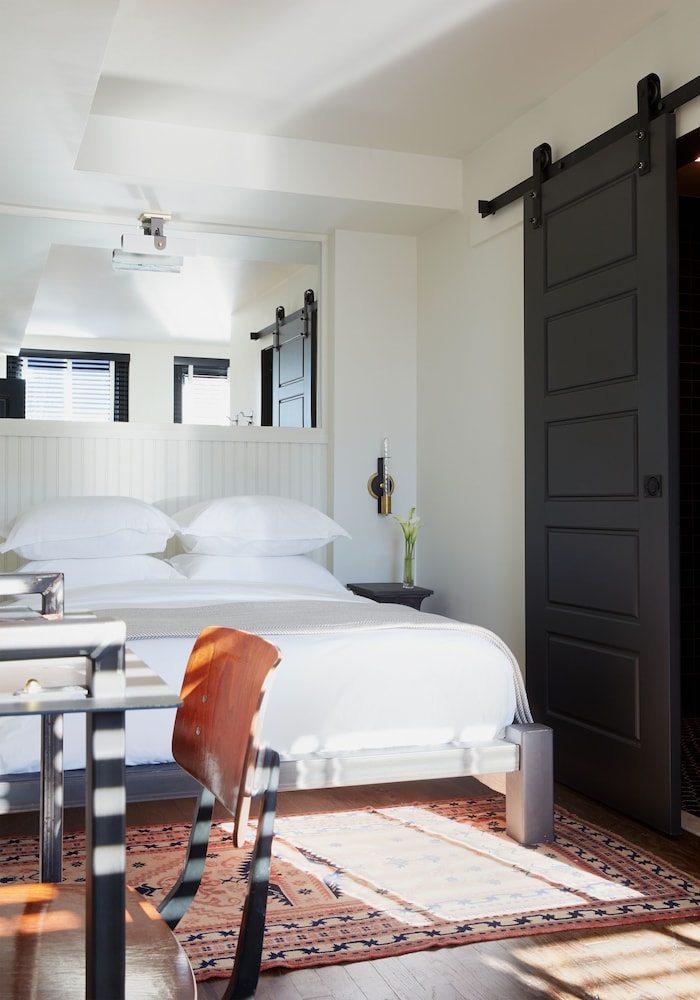 Neptune, an Ash Hotel