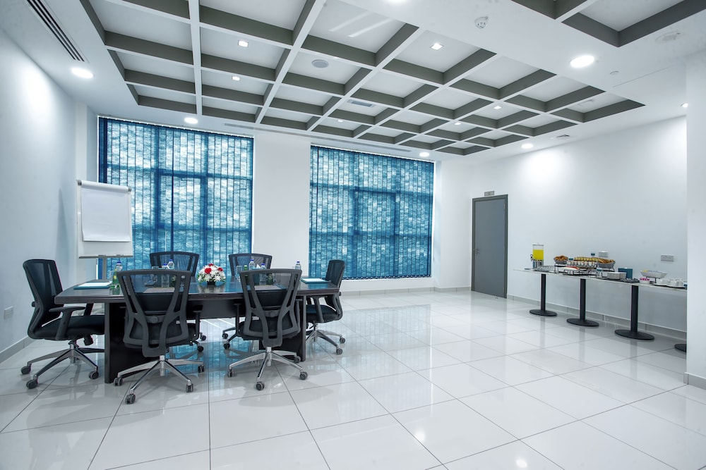 City Avenue Al Reqqa Hotel