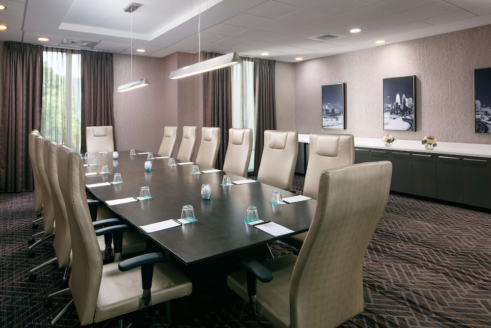 Embassy Suites by Hilton Charlotte Uptown 