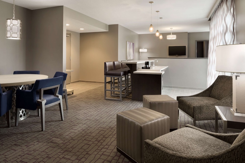 Embassy Suites by Hilton Charlotte Uptown 