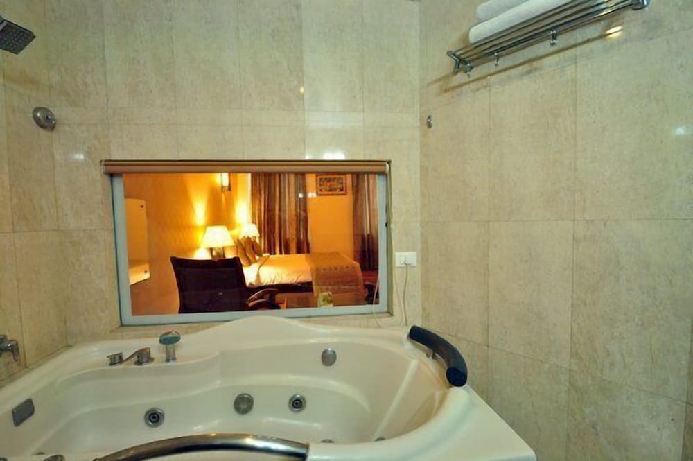 Comfort Inn Alstonia