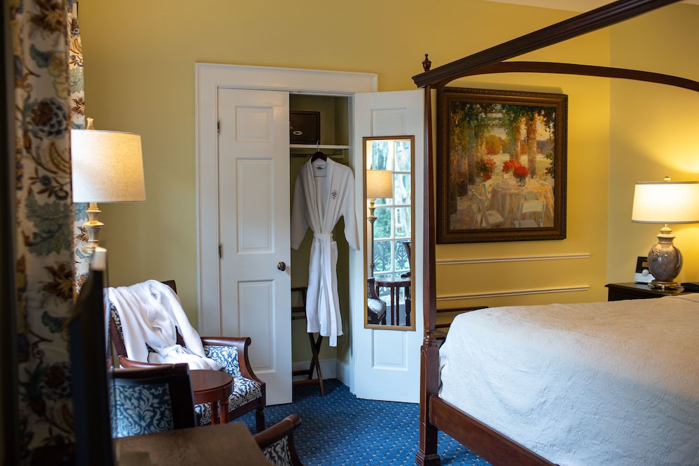 Eliza Thompson House, Historic Inns of Savannah Collection