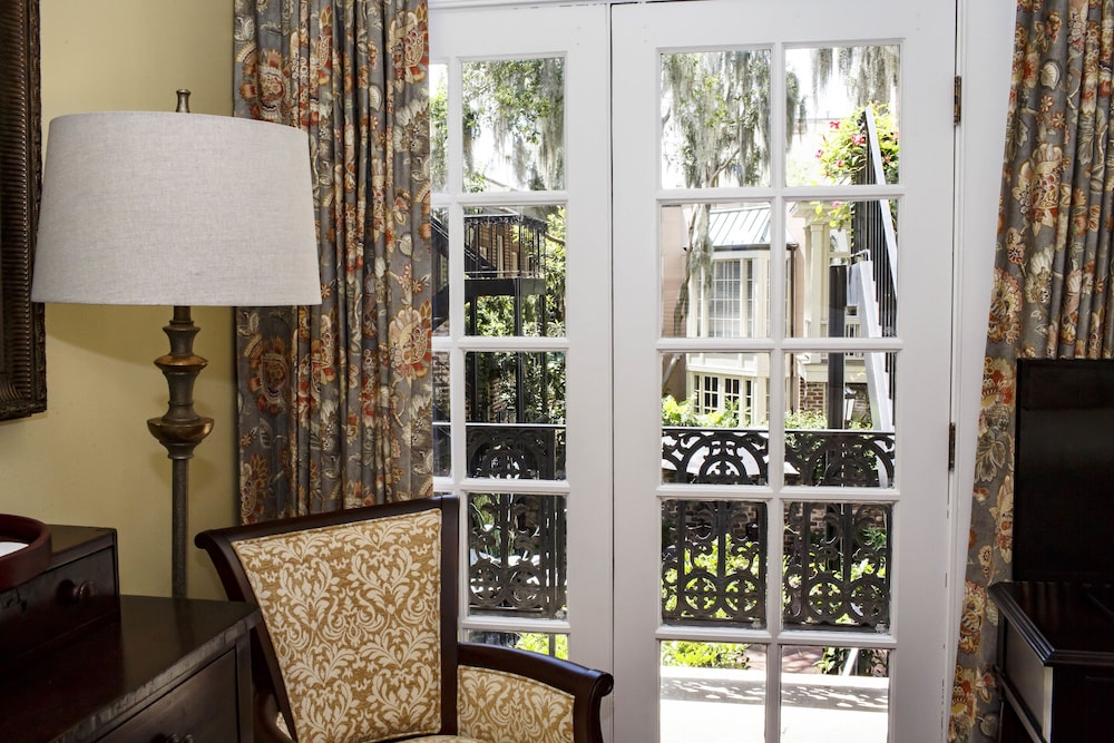 Eliza Thompson House, Historic Inns of Savannah Collection