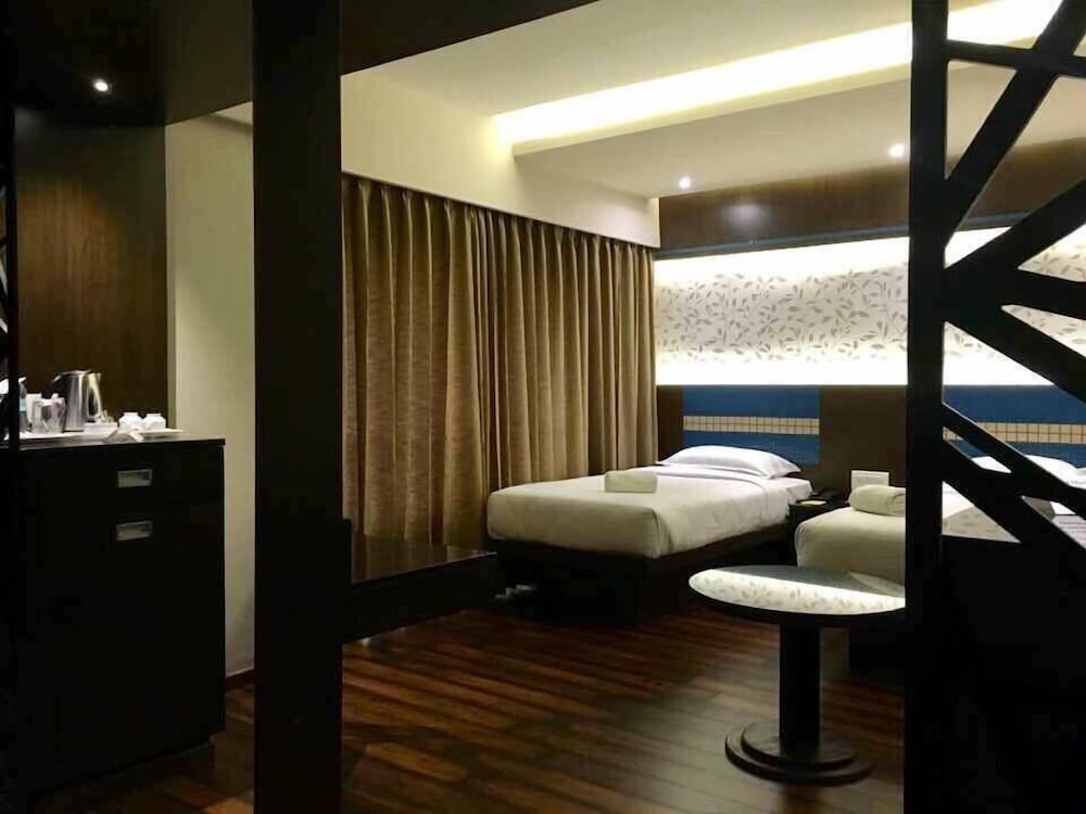President Business Hotel