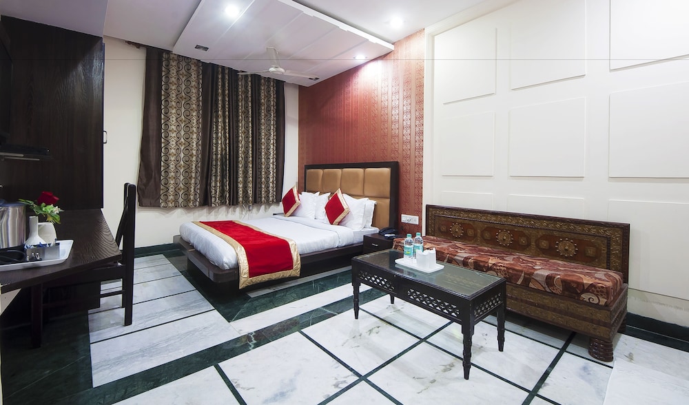 Hotel Apra Inn