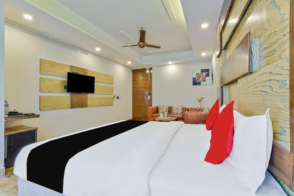 Staybook Hotel Nitya Maharani