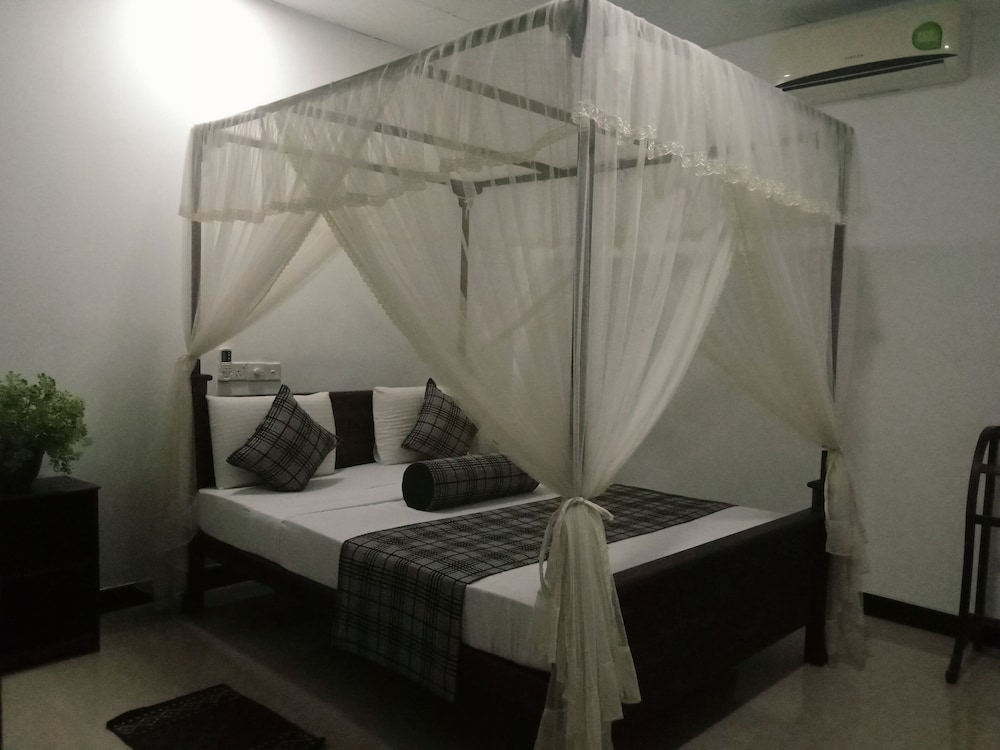 Sigiriya Rock Gate Resort