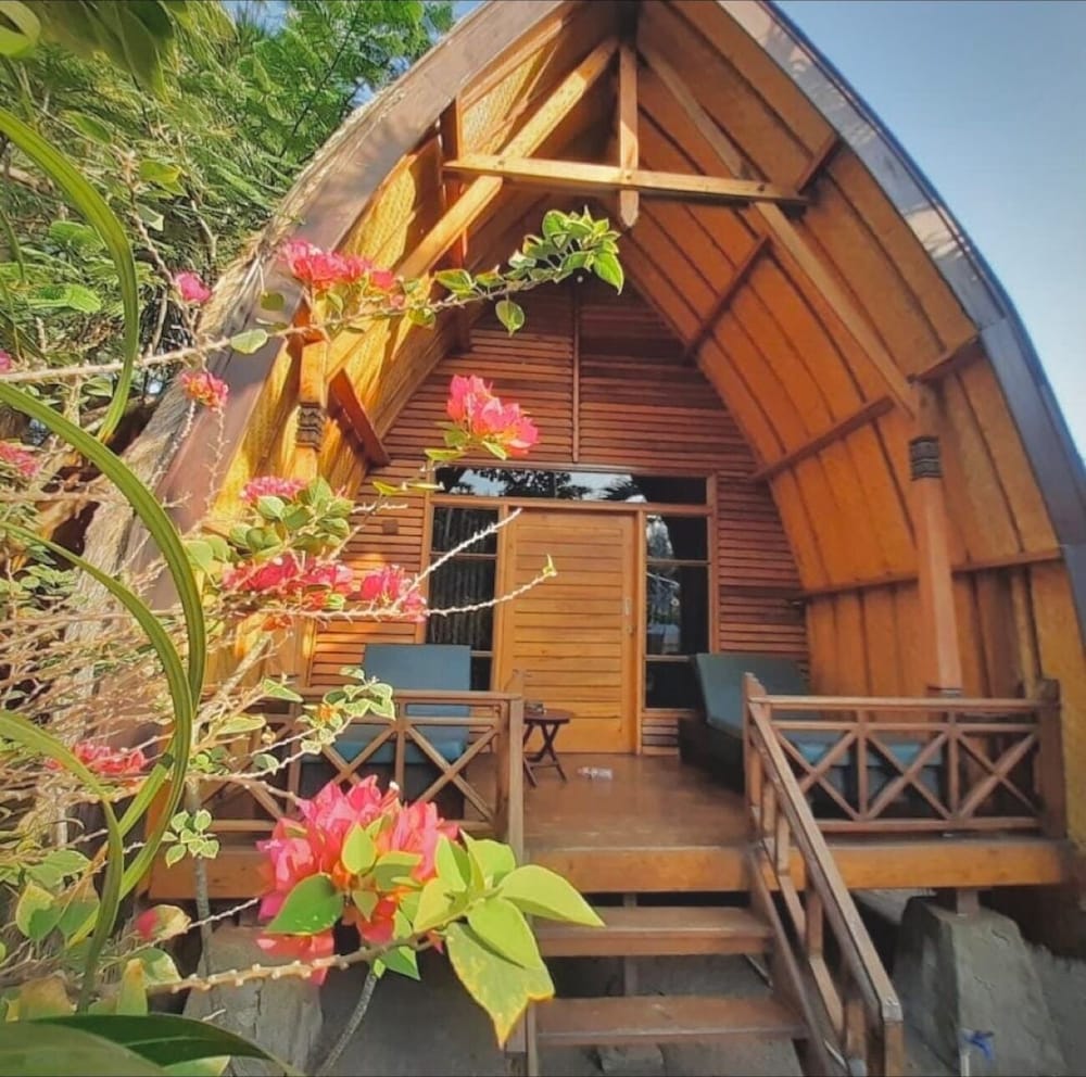 Laguna Gili Beach Resort