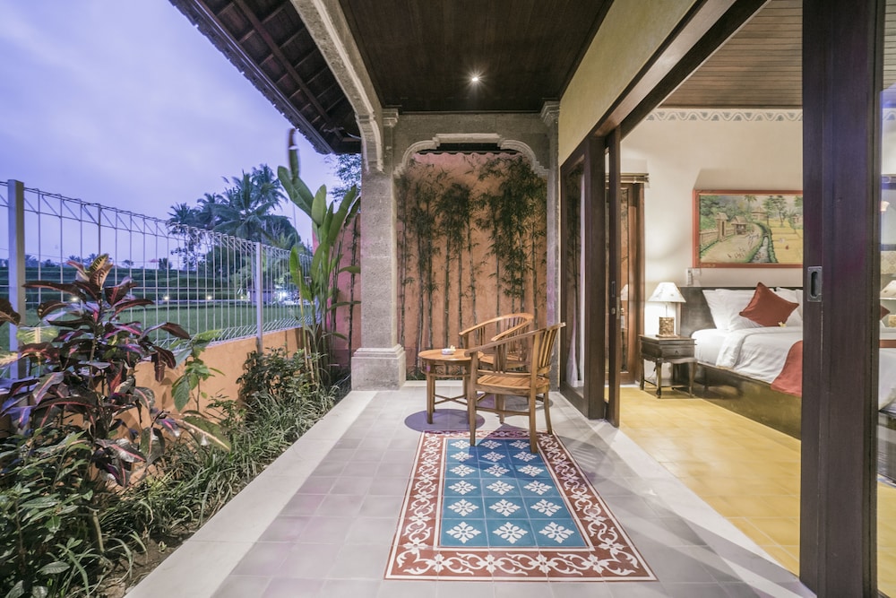 Villa Tanah Carik
