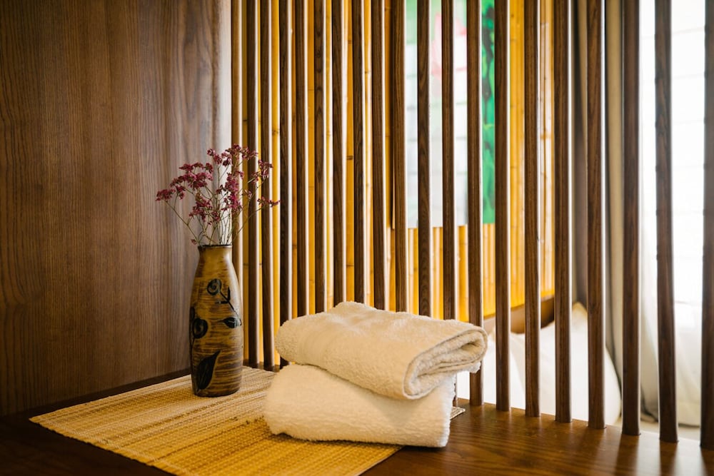 The Autumn Homestay