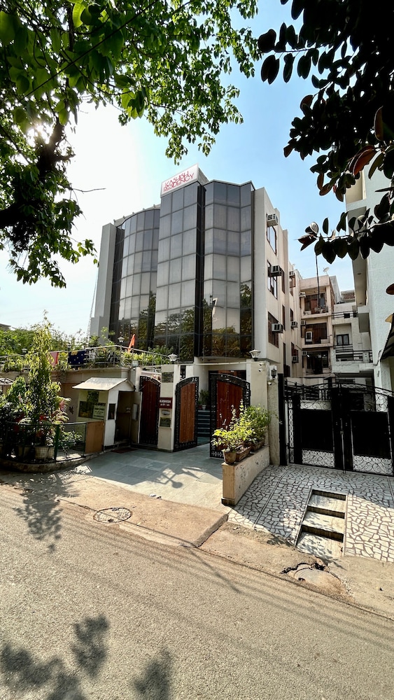 FabHotel Kashish Residency Sector 26